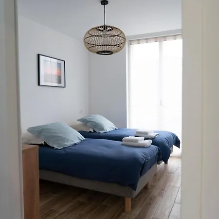 Face A La Appartement *